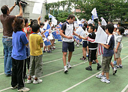 U20オーストラリア代表‥3、都内の小学校を訪問