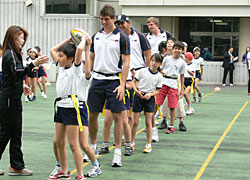 U20オーストラリア代表‥3、都内の小学校を訪問